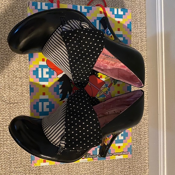 Irregular Choice ‘Flick Flack” Black Heels - Picture 4 of 6